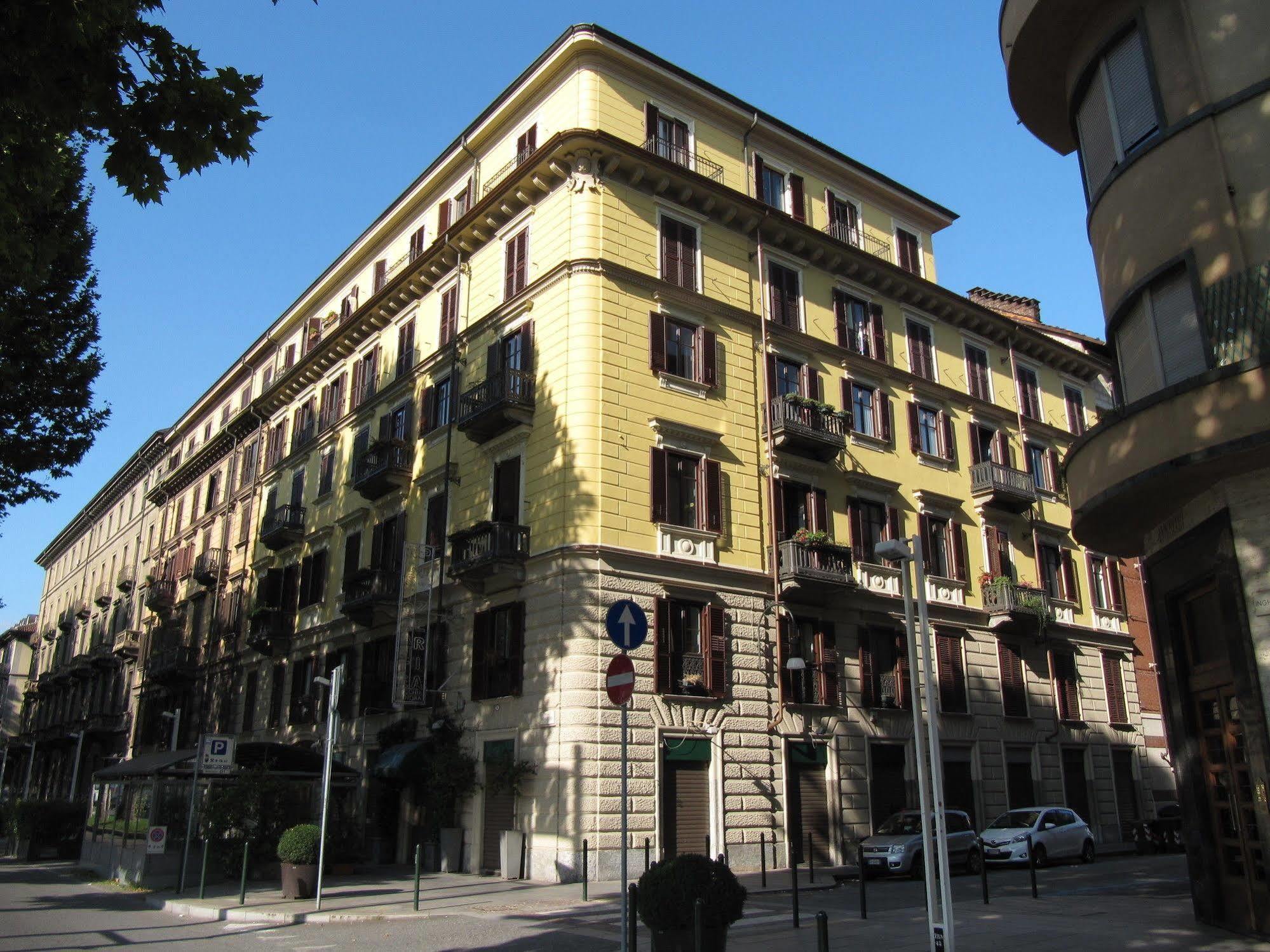 Al Porta Susa B&B トリノ エクステリア 写真